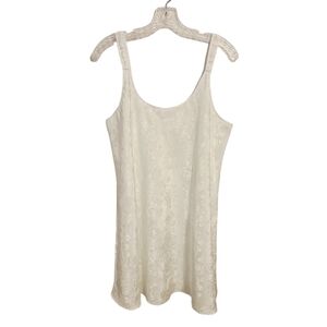 Oscar Dela Renta | Women's Vintage White Sleeveless Chemise (Size Large)